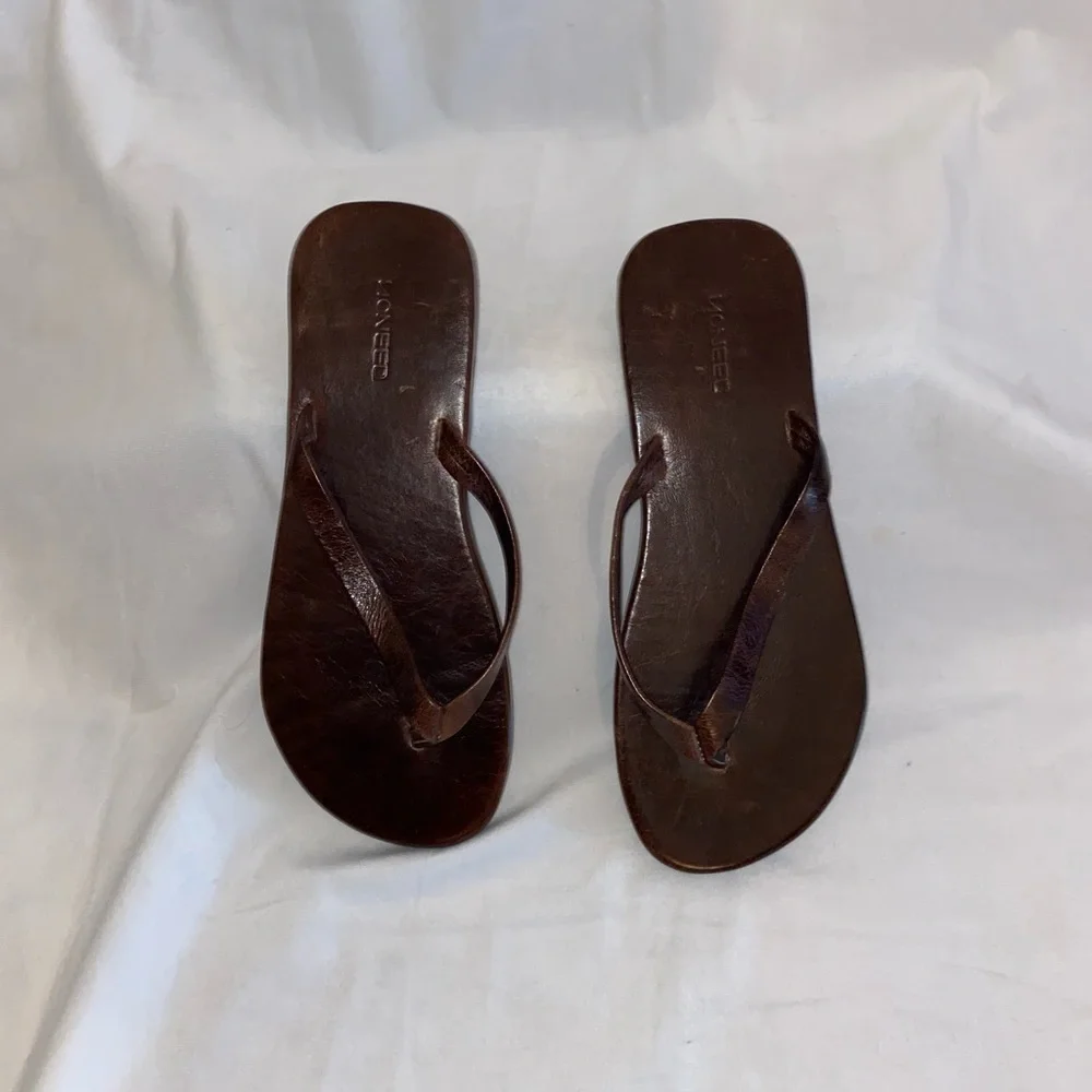 Noneeo Leather Flip Flops from Italy